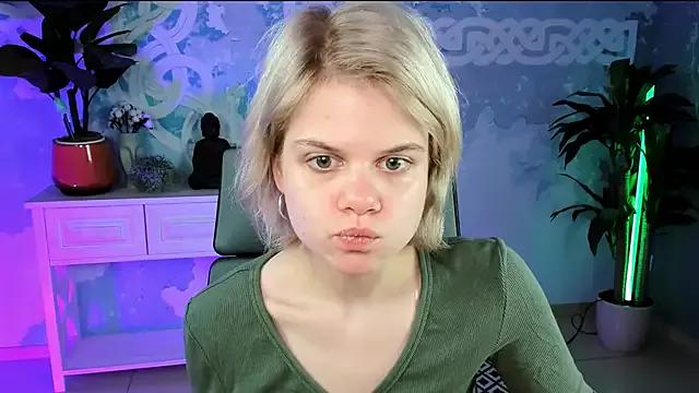 EllieMurler from StripChat is Freechat