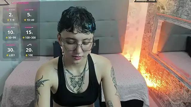 emahills__axelrose from StripChat is Freechat