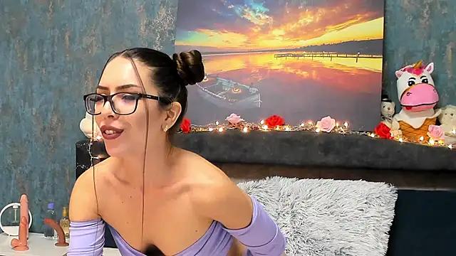 EmaLowe webcams show profile image 