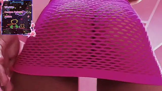 Customizable and immersive: Energize your taste buds and checkout our delicious choice of amateur cams liveshows with excited livestreamers getting their sweet physiques pounded with their beloved vibrating toys.