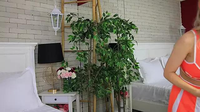 Customizable and immersive: Energize your taste buds and checkout our delicious choice of amateur cams liveshows with excited livestreamers getting their sweet physiques pounded with their beloved vibrating toys.