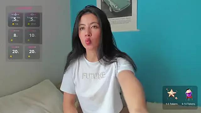 Emily--Swan-- from StripChat is Freechat