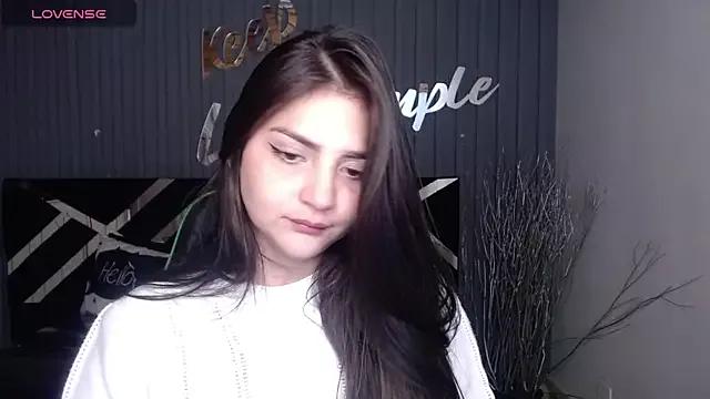 emily_cooper_t from StripChat is Freechat