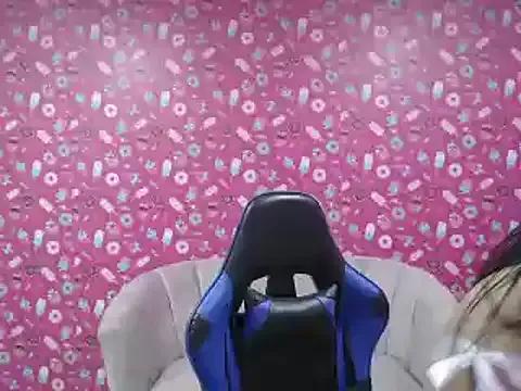 emily_cooper_t from StripChat is Freechat