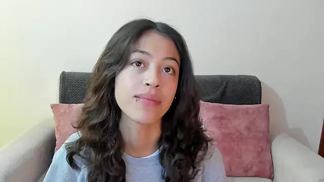 emily_jonessxx from StripChat is Freechat