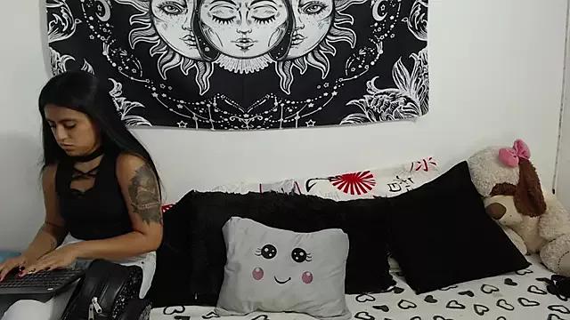 emily_n_abby from StripChat is Freechat