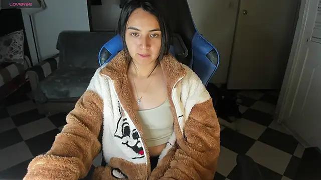Emily_Nicole from StripChat is Freechat