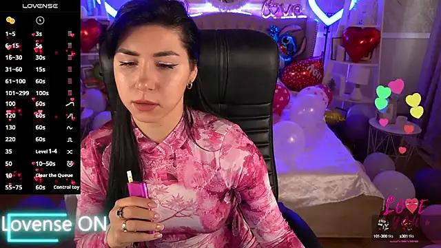 Customizable and immersive: Energize your taste buds and checkout our delicious choice of amateur cams liveshows with excited livestreamers getting their sweet physiques pounded with their beloved vibrating toys.