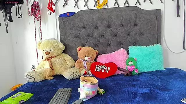 Customizable and immersive: Energize your taste buds and checkout our delicious choice of amateur cams liveshows with excited livestreamers getting their sweet physiques pounded with their beloved vibrating toys.