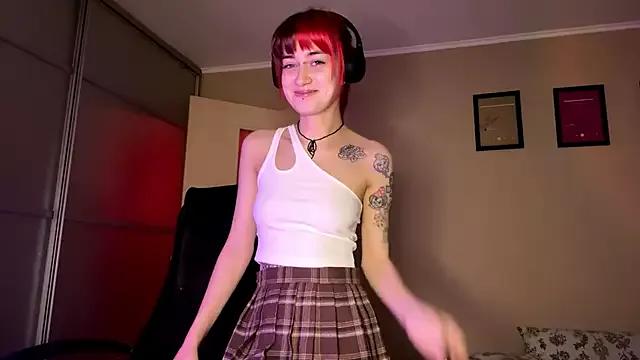 EmilySkyline from StripChat is Freechat