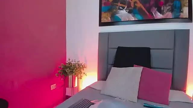 Customizable and immersive: Energize your taste buds and checkout our delicious choice of amateur cams liveshows with excited livestreamers getting their sweet physiques pounded with their beloved vibrating toys.