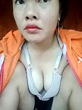 emilyzz from StripChat is Freechat