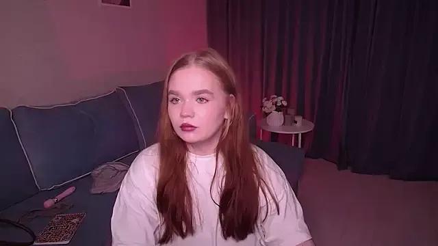 EmiRise from StripChat is Freechat