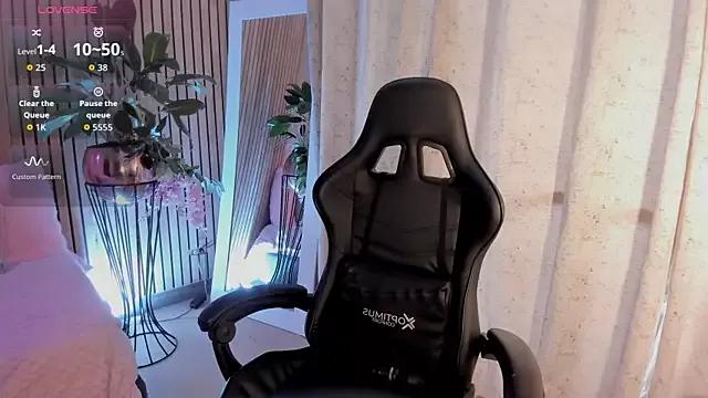 Customizable and immersive: Energize your taste buds and checkout our delicious choice of amateur cams liveshows with excited livestreamers getting their sweet physiques pounded with their beloved vibrating toys.