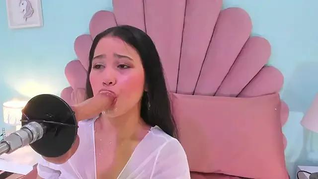 emma_clarke_ from StripChat is Freechat