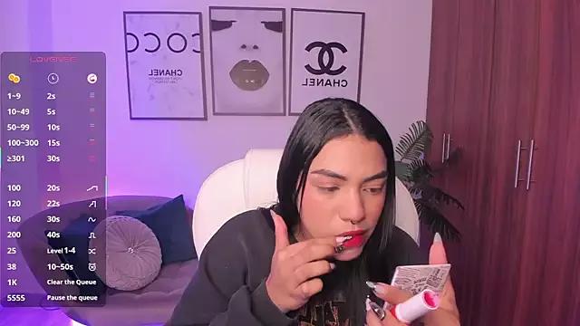 Customizable and immersive: Energize your taste buds and checkout our delicious choice of amateur cams liveshows with excited livestreamers getting their sweet physiques pounded with their beloved vibrating toys.