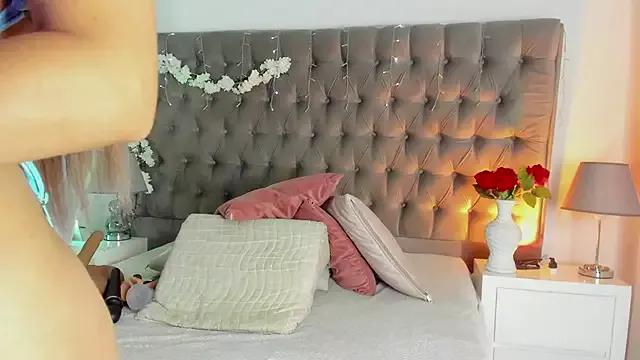 Emma_Saylor from StripChat is Freechat