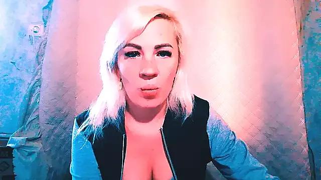 EmmaCat_ from StripChat is Freechat