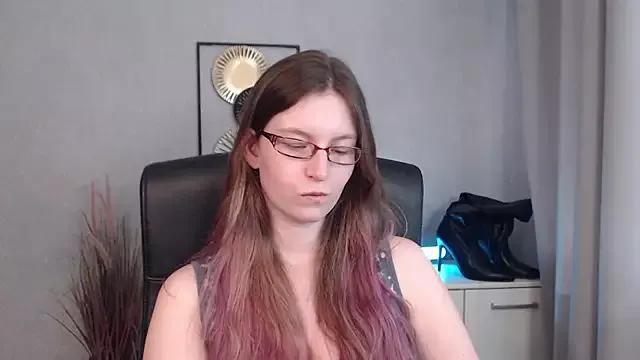 emmaxDelight from StripChat is Freechat