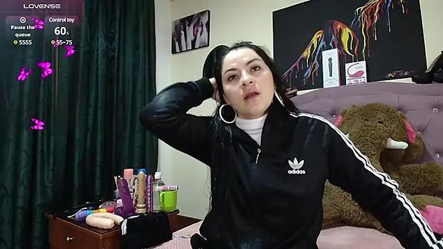 Emmie_Hot from StripChat
