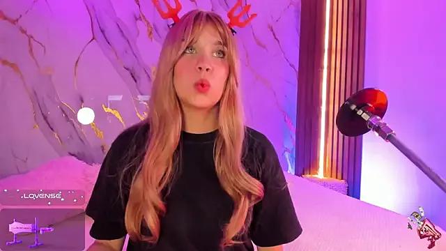 Customizable and immersive: Energize your taste buds and checkout our delicious choice of amateur cams liveshows with excited livestreamers getting their sweet physiques pounded with their beloved vibrating toys.