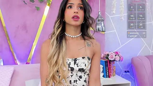 EmmyCortez from StripChat is Freechat