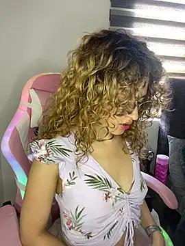 EmyRousee1 from StripChat is Freechat