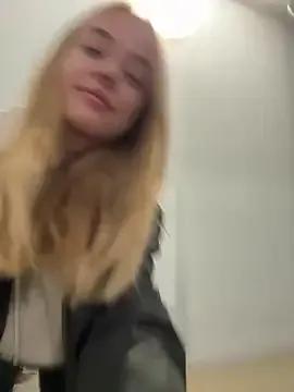 enjoy_my_beauty from StripChat is Freechat