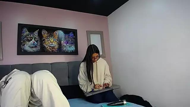 Customizable and immersive: Energize your taste buds and checkout our delicious choice of amateur cams liveshows with excited livestreamers getting their sweet physiques pounded with their beloved vibrating toys.