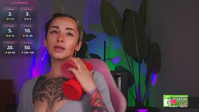 EvaCanton from StripChat is Freechat