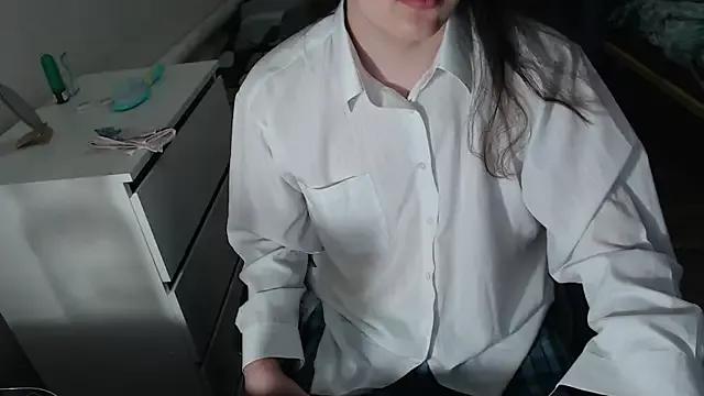 EvaMiron from StripChat is Freechat