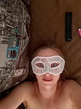 EvaXlove69 from StripChat is Freechat