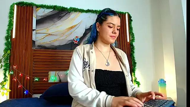 Evelin_thompsson from StripChat is Freechat