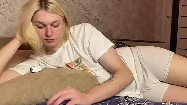 evelina228 from StripChat is Freechat