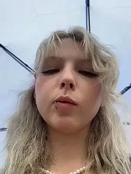 Photos of EveLittleSinner from StripChat is Freechat