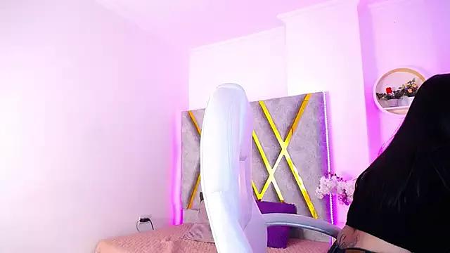 Evelyn_Brown__ from StripChat is Freechat