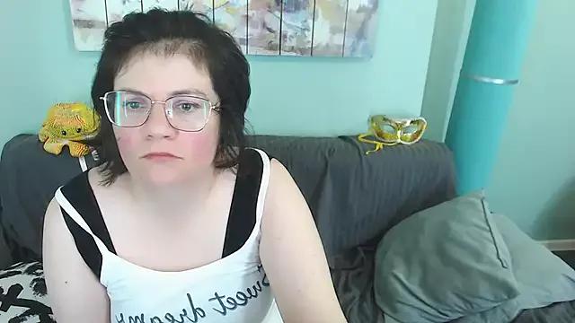 EverlyRays from StripChat is Freechat