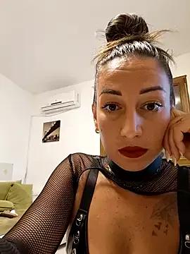 feetqueen96 from StripChat is Freechat