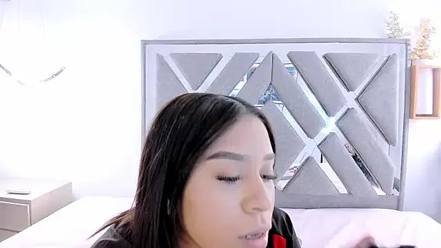 Customizable and immersive: Energize your taste buds and checkout our delicious choice of amateur cams liveshows with excited livestreamers getting their sweet physiques pounded with their beloved vibrating toys.