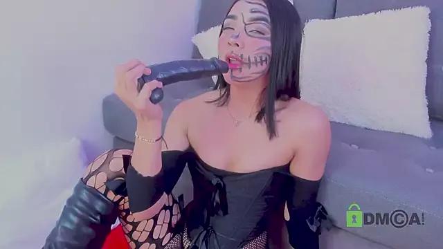 Customizable and immersive: Energize your taste buds and checkout our delicious choice of amateur cams liveshows with excited livestreamers getting their sweet physiques pounded with their beloved vibrating toys.