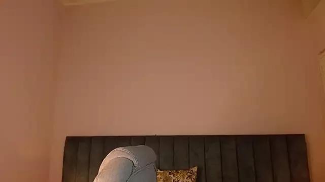 gemmalewis_ from StripChat is Freechat