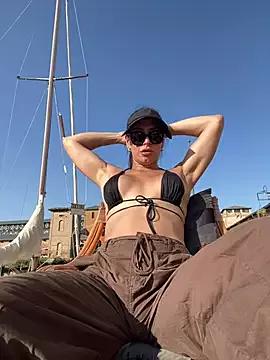GGmoon81 from StripChat is Freechat