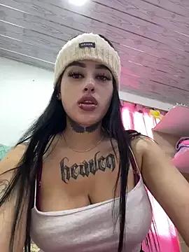Customizable and immersive: Energize your taste buds and checkout our delicious choice of amateur cams liveshows with excited livestreamers getting their sweet physiques pounded with their beloved vibrating toys.