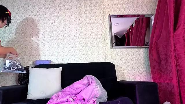 Girls_the_Medellins_aws from StripChat is Freechat