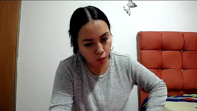 Gisella_chaud from StripChat is Freechat