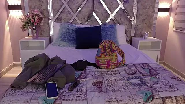 Customizable and immersive: Energize your taste buds and checkout our delicious choice of amateur cams liveshows with excited livestreamers getting their sweet physiques pounded with their beloved vibrating toys.