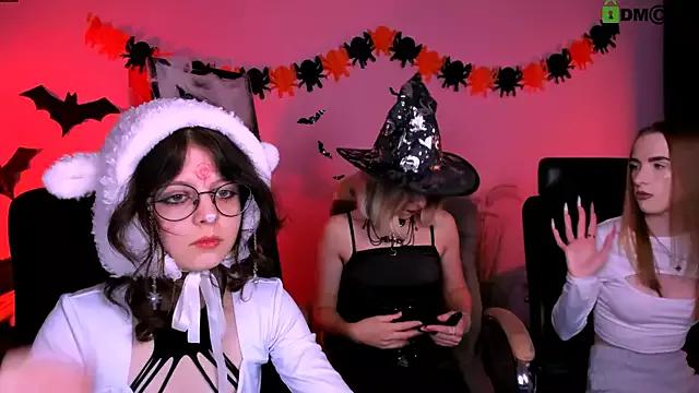 Customizable and immersive: Energize your taste buds and checkout our delicious choice of amateur cams liveshows with excited livestreamers getting their sweet physiques pounded with their beloved vibrating toys.