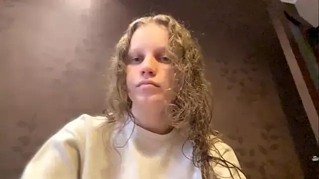 GlyndaCaver from StripChat is Freechat