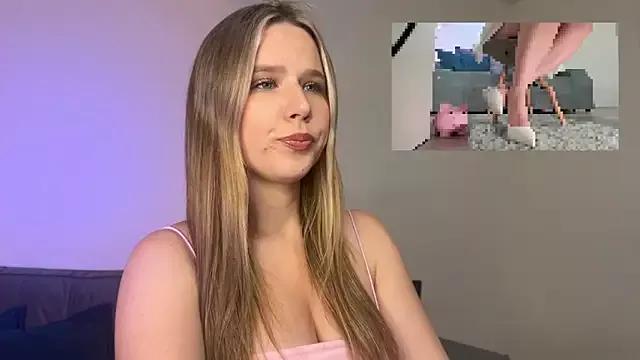 GoddessRoss from StripChat is Freechat