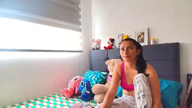 Customizable and immersive: Energize your taste buds and checkout our delicious choice of amateur cams liveshows with excited livestreamers getting their sweet physiques pounded with their beloved vibrating toys.